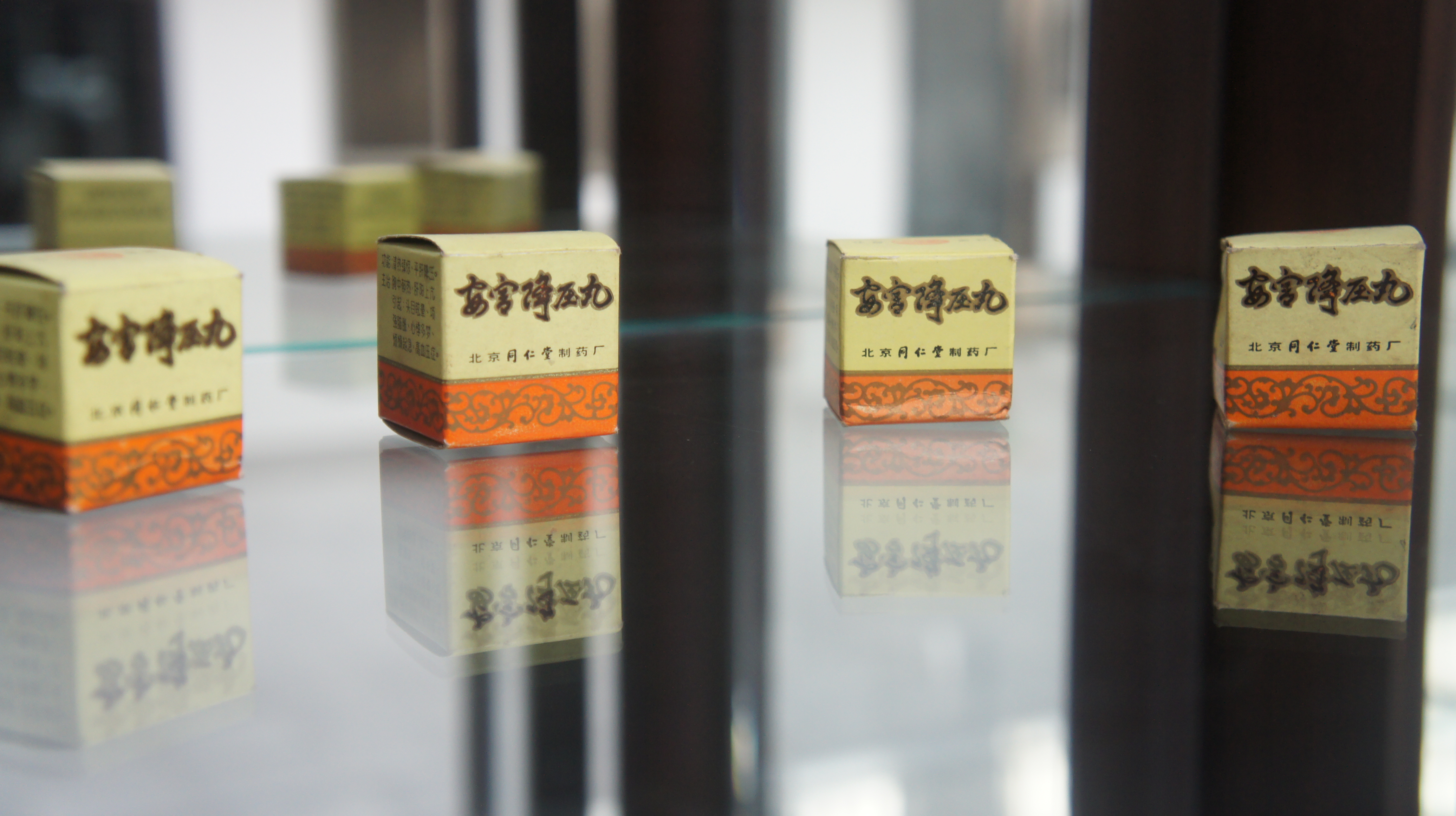 白嫩嫩的麻麻下面好紧视频